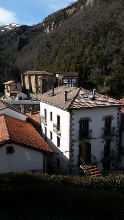 Albergue Armaia Artepea Urzainqui エクステリア 写真